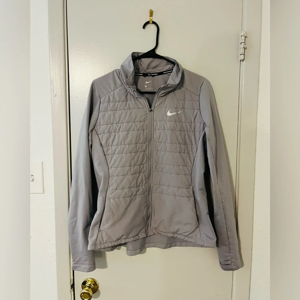 Nike Women's Therma-FIT Quilted Hybrid Running Jacket - Light Gray Size Large